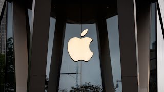 Apple's AI Model Executive Shifts to Meta