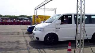TH2 (VW T5 mit Porsche Motor) gegen VW Polo beim 1/4 Meile Rennen Race@Airport in Werneuchen 2009