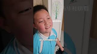 滿滿的感動！10歲兒子東奔西跑滿頭大汗，給媽媽買了一大兜母親節禮物。
