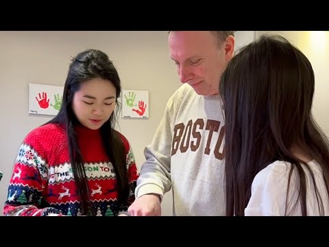 英国一家五口布置“34岁圣诞树”🎄#圣诞的100种打开方式 #海外生活 #跨国婚姻 #英国 #远嫁