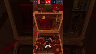 I almost shat myself while planting lmao #rainbowsixsiege #6siege #r6siege #scary #puckerup