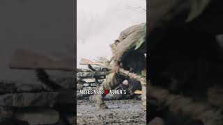 Sniper rifles take out anti-tank rocket launchers."1944".狙击枪干掉反坦克火箭筒。《1944》，（2015）。导演：埃尔莫·纽加农。