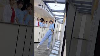 今天跳个优雅点的舞蹈 #爱乐之城 #美容院的生活 #下班后的日常 #舞台无处不在 #dance #dancecover #shortsdance
