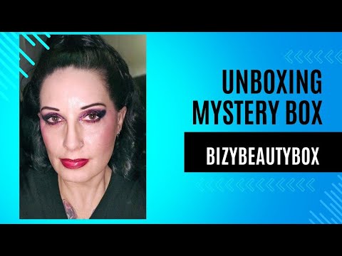 Unboxing mystery box from Bizybeautybox!