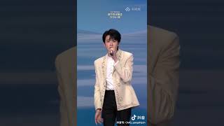 #央视龙年春晚 黄绮珊、檀健次合唱《向云端》，开口强得可怕~ #2024美好中国年