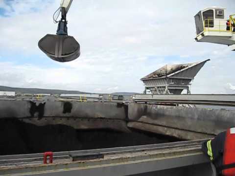 2000 Series/Model 21382 Rail Mounted E-Crane unloads Panamax ship at NSPI in Nova Scotia, Canada