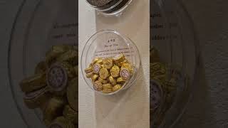 This souvenir shop that offers a tea tasting experience #chinatour #blacktea #jasminetea #oolongtea