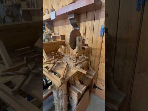 Bandsaw Made out of Wood