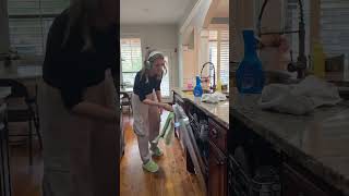 Daily Morning House Reset: Quick Tips for a Tidy Home #momhacks #dailyreset #cleanhome #momlife
