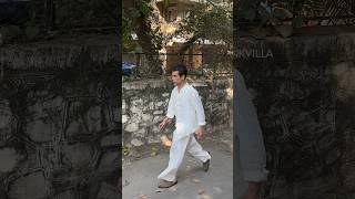 Karan Johar Arrives At Ayan Mukerji's Father's Last Rites 💔 | #shorts #bollywood #trending