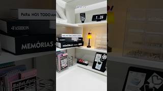 Desk decoration of 490,000 YouTuber Dakku