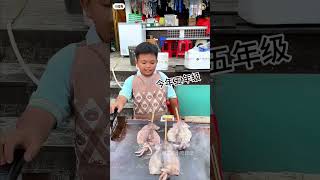 10岁北海小胖，让我想起周星驰《功夫》里面的擦鞋童  #大陆 #广西美食 #摆摊 #烧烤