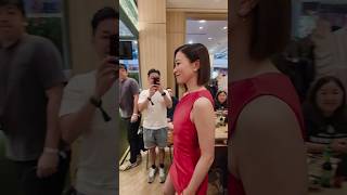 佘诗曼红红火火亮相Pavilion KL活动，现场星光熠熠，人气爆棚！
