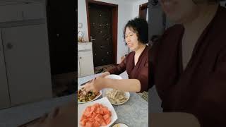 60后重组夫妻老两口记录平凡生活，包猪肉白菜馅大蒸饺咬一口爆汁忒好吃#爱生活爱美食的女人 #这就是我的幸福