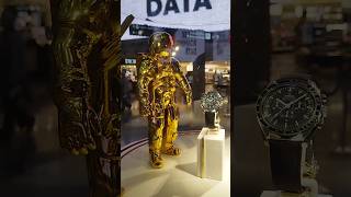 The Golden Robot in Qatar Hamad Airport 🇶🇦#shorts #robot #qatarairways #airport #youtubeshorts