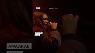 Amaarae performs “S.M.O.” at Glastonbury Festival 🇬🇭✨#amaarae #blackstar #smo #glastonbury
