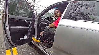 Jacksonville Officers Punch Man After He Refuses to Exit Car