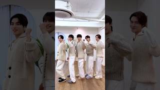 Get it 🤙 #WayV #威神V