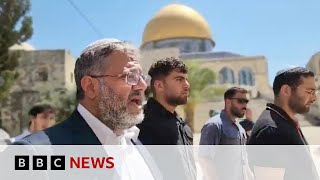 Israeli minister sparks anger by praying at sensitive Jerusalem holy site | BBC News