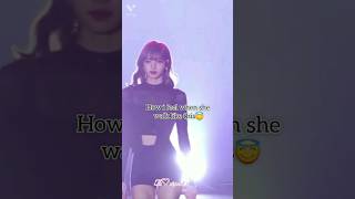 walk like a mafia 👄💅   #Lisa #viral #attittude #slay #ytshorts #walk