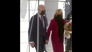 拜登总统与第一夫人前往戴维营