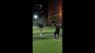 今天学习一个新运动#足球⚽️ ，谢谢李哥的教学#足球对抗 #霸道 。这样进球真的是 #泰酷辣