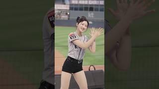 정면 피리춤은 진짜 다르네 #김정원 KT 위즈 #치어리더