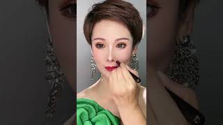 A contouring stick with one highlight and one shadow is simple and convenient to use