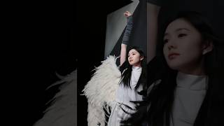 【#刘浩存】摇动羽翼，探索边界宽度吧🪄 #LiuHaoCun #Vogue #MiuMiu