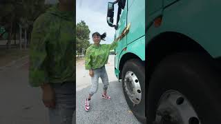 福州到黑龙江绥化全程3100多公里，还剩200多公里到达卸货地点，休息一会儿继续出发，一口气开到地方，这趟活儿又要结束了。#生活不会辜负每一个努力的人 #卡车女司机 #货车人