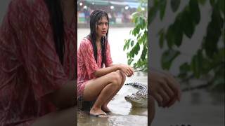 Tiba-tiba disamperin buaya #rain #hujan #beautiful