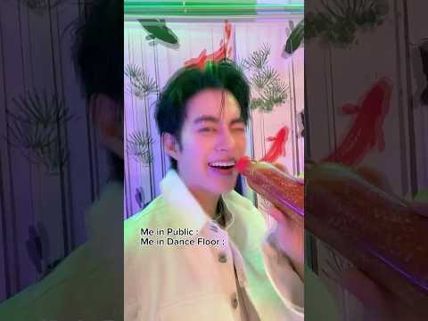 และนี่คือบุคคลที่ได้ชื่อว่า นายกสมาคม T-POP‘#PROXIEGun’ ผู้ใช้น้ำจิ้มเป็นไมโครโฟน