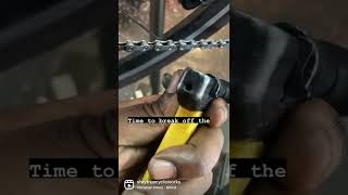 Setting chain pin #bikehacks #bicycle #bike #biketools #bikelover #chainbreaker