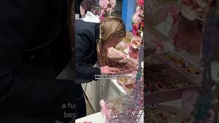 make your unique charm bracelet or necklace in camden market 🫶🧚‍♀️ #charm #charmbar #camdenmarket