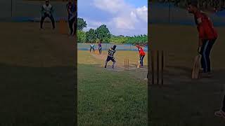 What a catch 😲 taken by bowler 🏏
