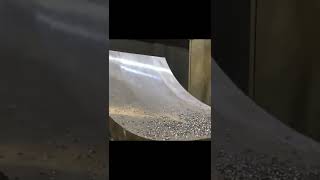 猜猜這是在加工什麼？ #機床 #機械加工 #機械加工製造 #數控加工 #模具製造 #模具 #五金模具 #大神帶你上車  #車間實拍
