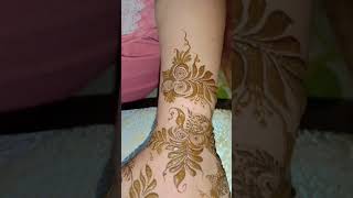 happy mummy 😘#henakhan #hena #hennadesign #hennaartist #hennaart #hennadesigns