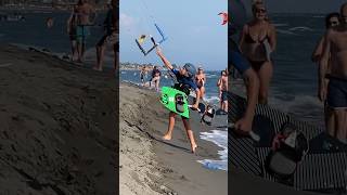 Kid can’t reach the bar of his kite! 🤣
