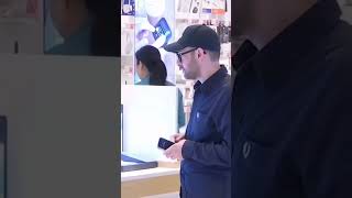 中国已更新境外游客购物退税政策，由离境退税模式改为购物退税模式。境外旅客在购物退税门店购买可退税商品，并取得信用卡预授权担保后，可当场领取等额退税款。