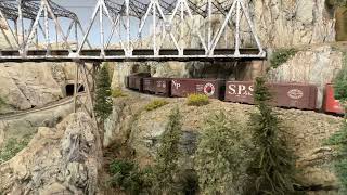 Athearn Genesis WP GP7’s coming down the grade