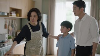 新剧首播：天才学霸隐藏身份在家当家庭主妇却遭到丈夫背叛嫌弃学历低下，亲生儿子嫌弃，谁知她暴露身份后渣男丈夫和白眼狼儿子都来求原谅