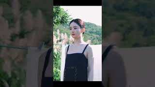 赵丽颖最新红毯造型，优雅与少女感并存！#赵丽颖 #红毯惊艳 #优雅女神 #少女气质 #颜值巅峰