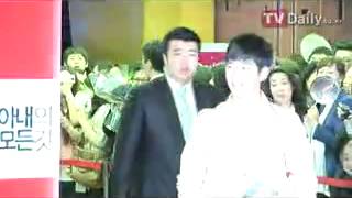 裴勇俊出席《我妻子的一切》首映禮
