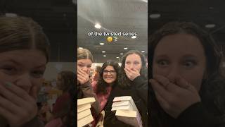 I met the author of the twisted series #bookish #booktok #booktube #bookreview #bookish #bookworm