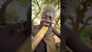 It’s So delicious 😋😮This natural food is so good #hadzabetribe #villagelife #hunters #africa #food