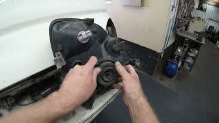 Hyundai H100   Front Head Light Bulb Replacement