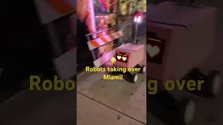 Food robot #Miami #florida #doordash #ubereats #food #delivery #robots #AI #2050 #future #nobrain