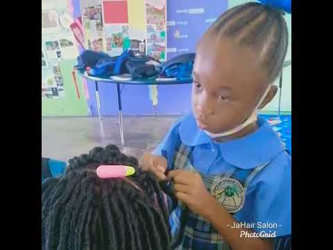 Teaching my braiding skills at the Elementary School.  Grade 3-4 #crochettechnique