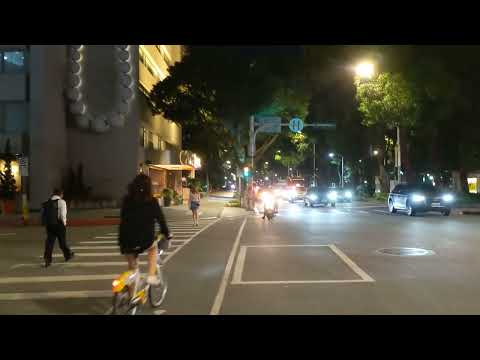 2022/05/09 Taipei Night Street S Hotel。台北街頭夜間街景。