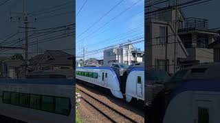特急あずさ4号東京行きが通過